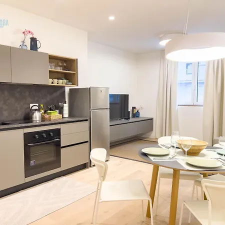 Blue Palace 1b Tirabora Short Rent Lejlighed Trieste