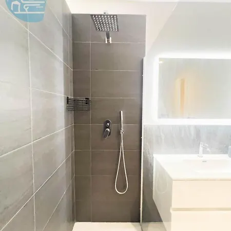 Blue Palace 1b Tirabora Short Rent, Con Parcheggio Privato 아파트 트리에스테